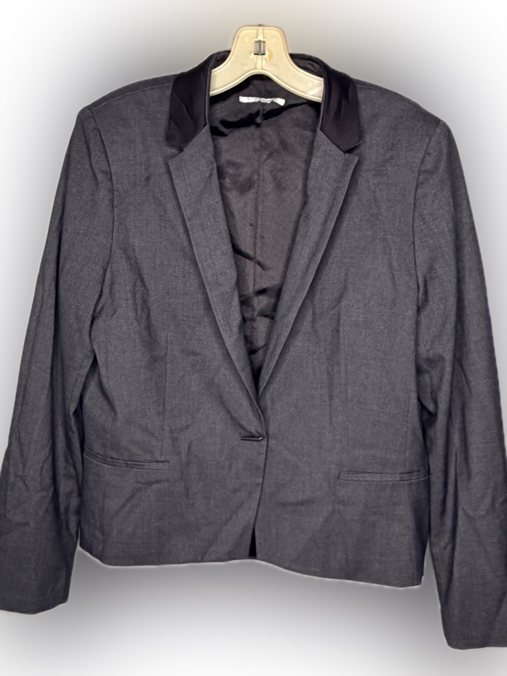 T Tahari Wool Blend Blazer
